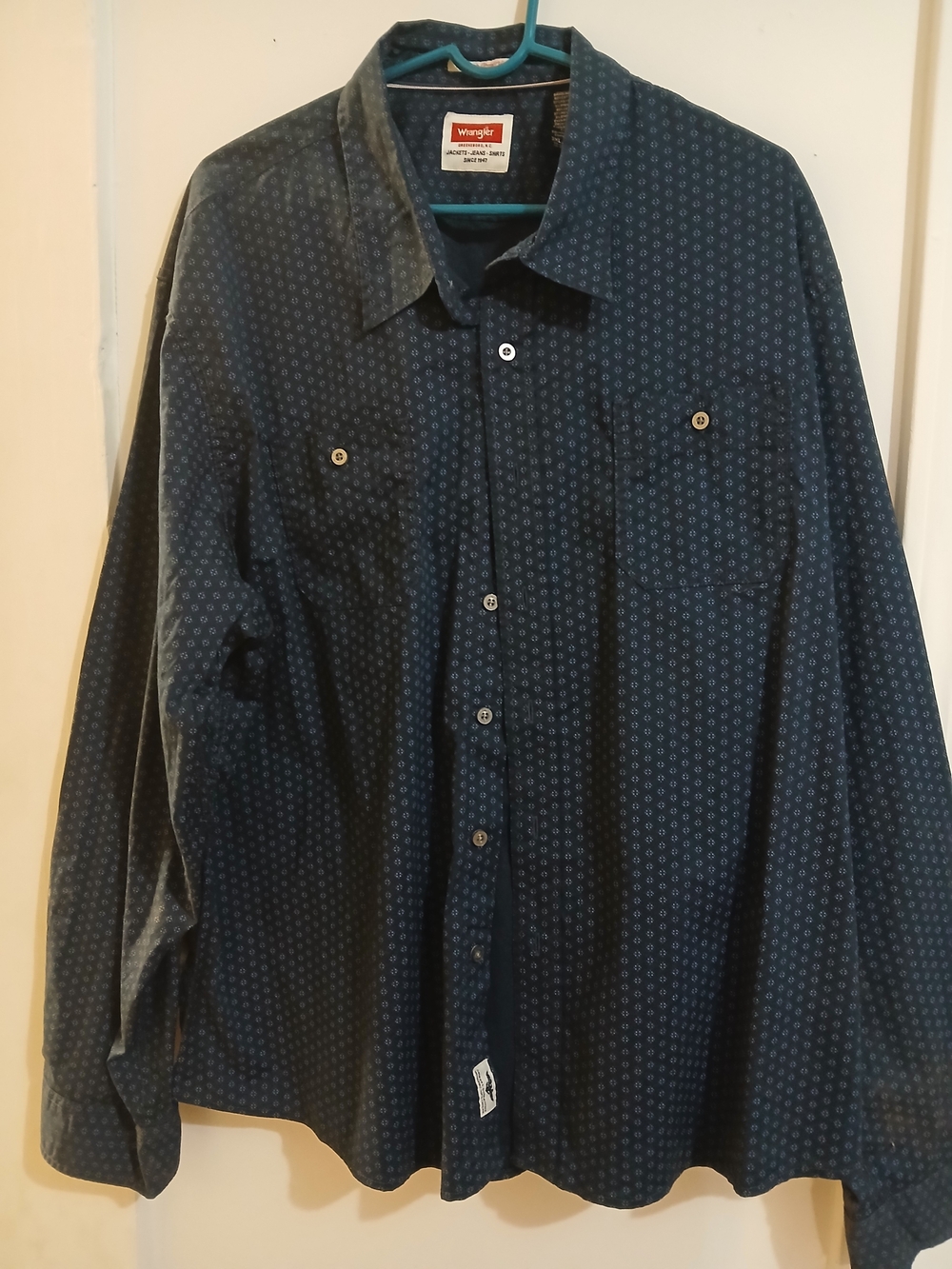Wrangler Men's Navy Blue Patterned Button Down Shirt